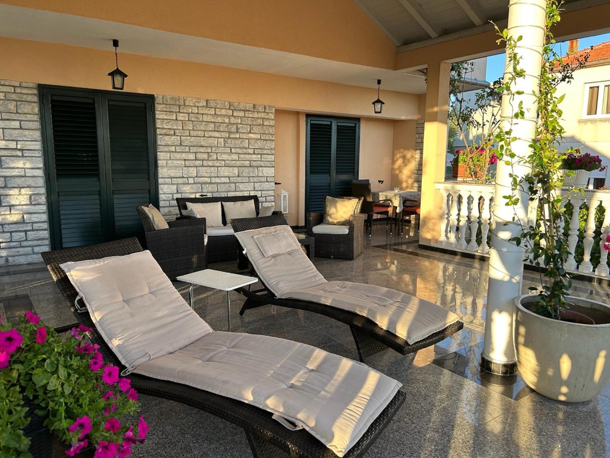Romantica Sveti Filip i Jakov